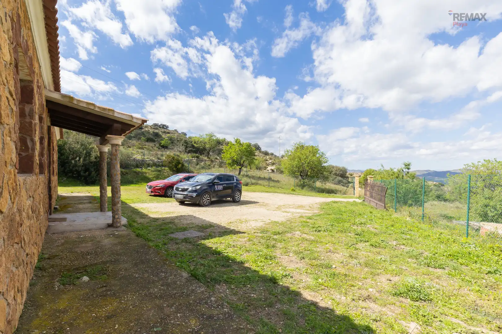 Parking of Country homes for sale in Bédar  with Air Conditioner, Private garden and Terrace