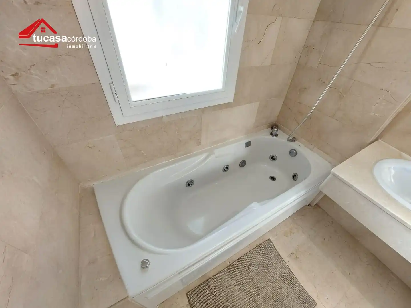 Bathroom of Houses for sale in Córdoba  with Air Conditioner and Swimming Pool