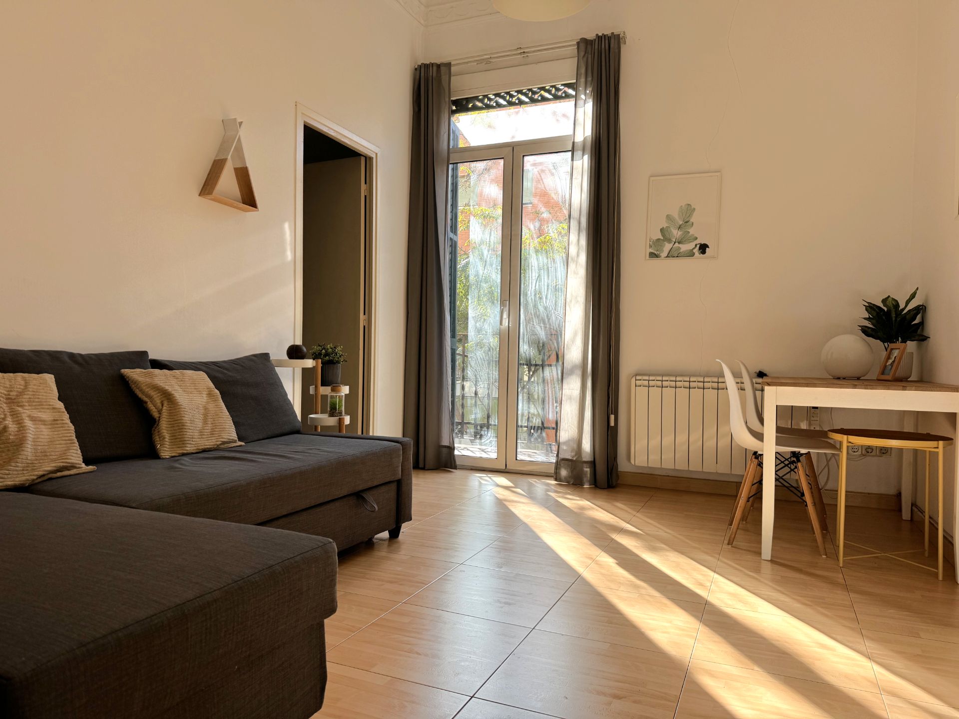 Sala de estar de Piso en venta en  Barcelona Capital con Amueblado y Balcón
