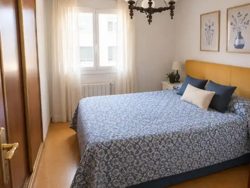 Habitación de Piso en venta en Vigo  con Jardín privado, Trastero y Amueblado