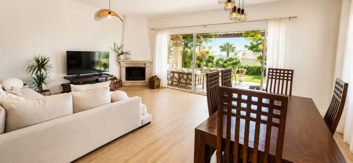 Terraced house with pool for sale in La Alcaidesa, imagen 11