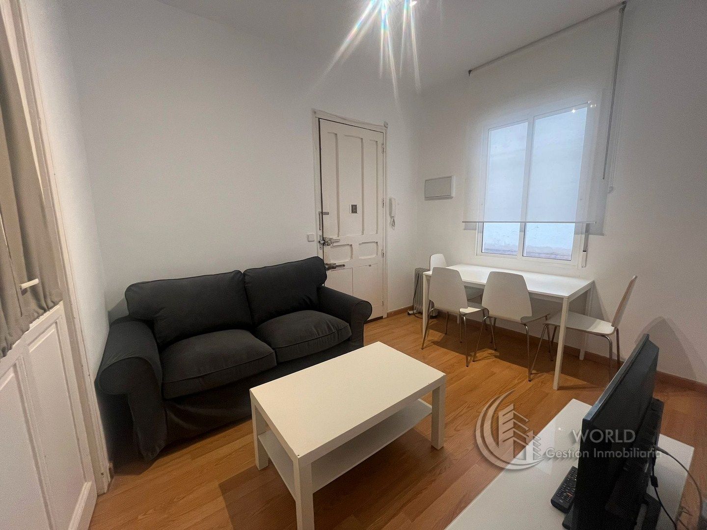 Sala d'estar de Pis de lloguer en  Madrid Capital amb Calefacció, Moblat i Rentadora