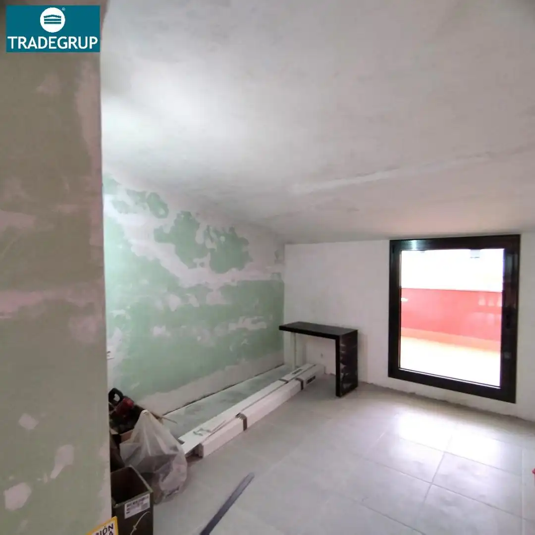 Piso en venta en Igualada con Calefacción, Terraza y Amueblado