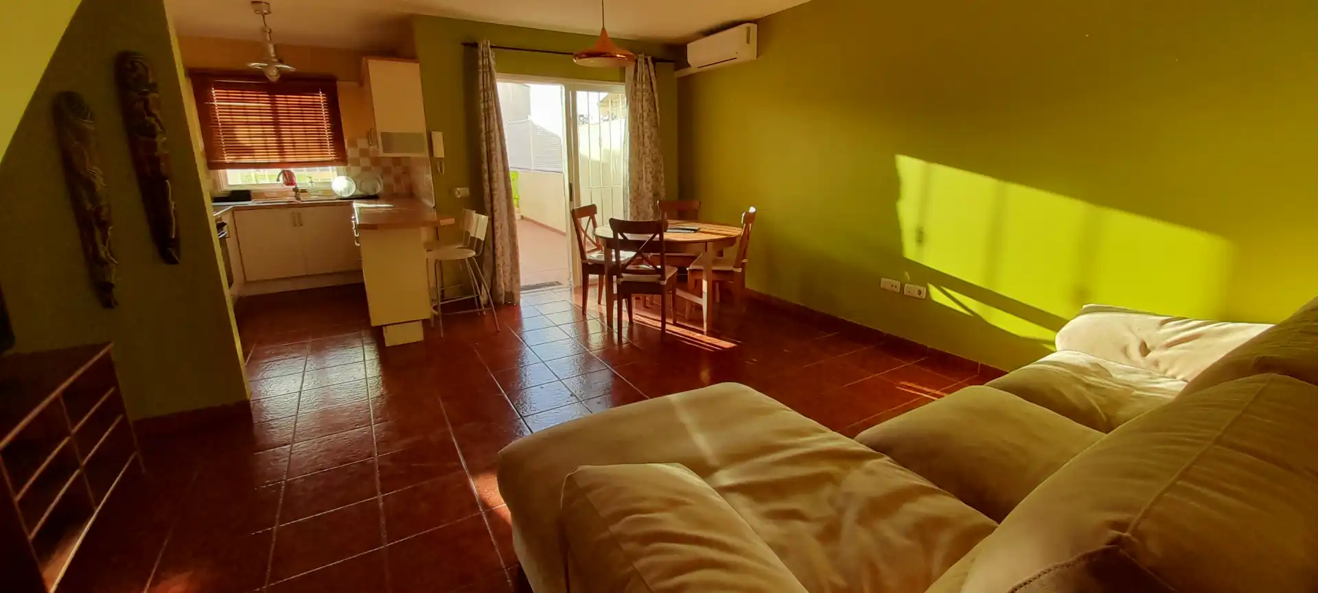 Sala de estar de Casa adosada de alquiler en Santa Cruz de Tenerife con Aire acondicionado, Terraza y Amueblado