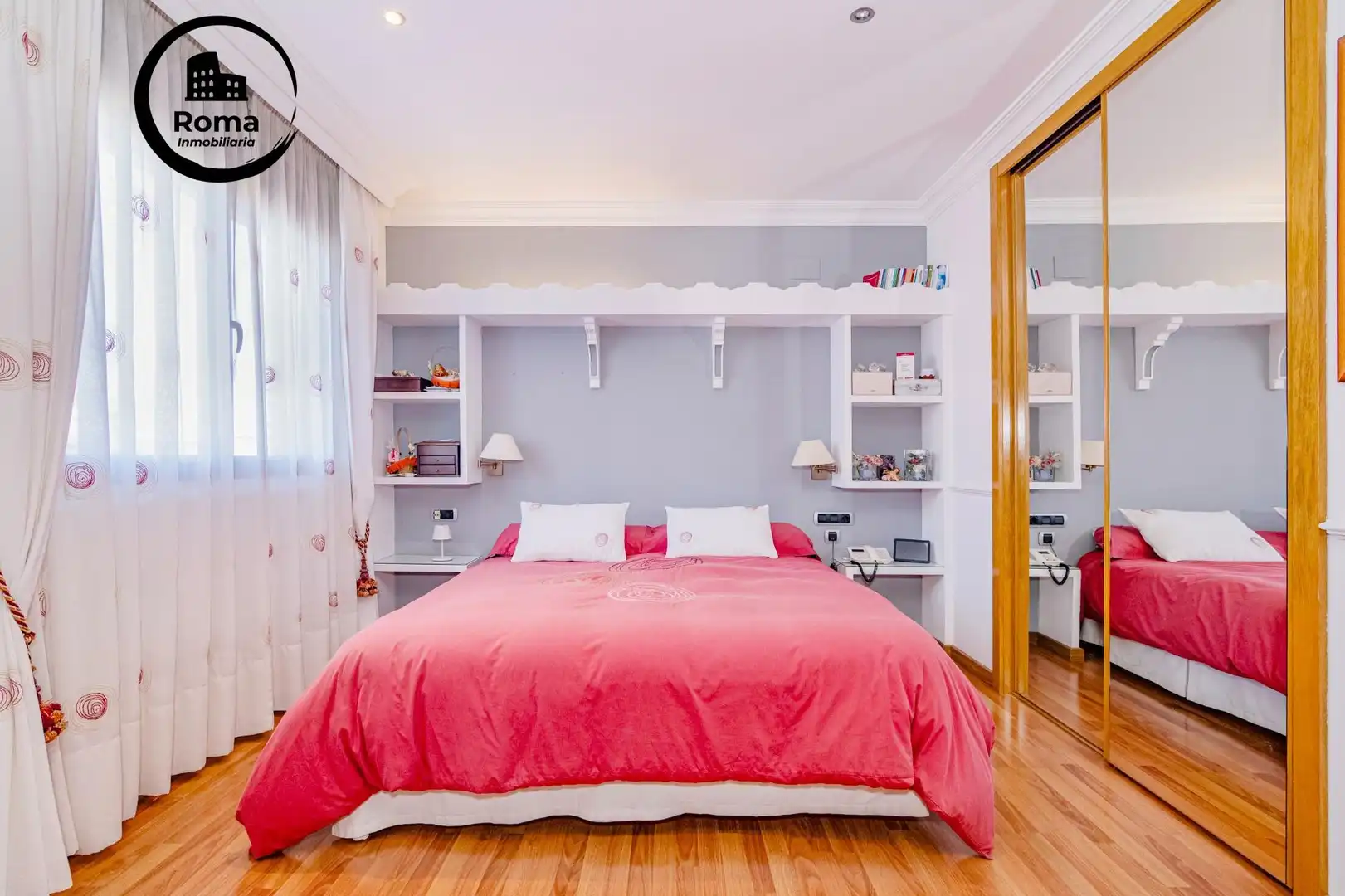 Habitación de Casa adosada en venta en La Zubia con Aire acondicionado, Calefacción y Piscina