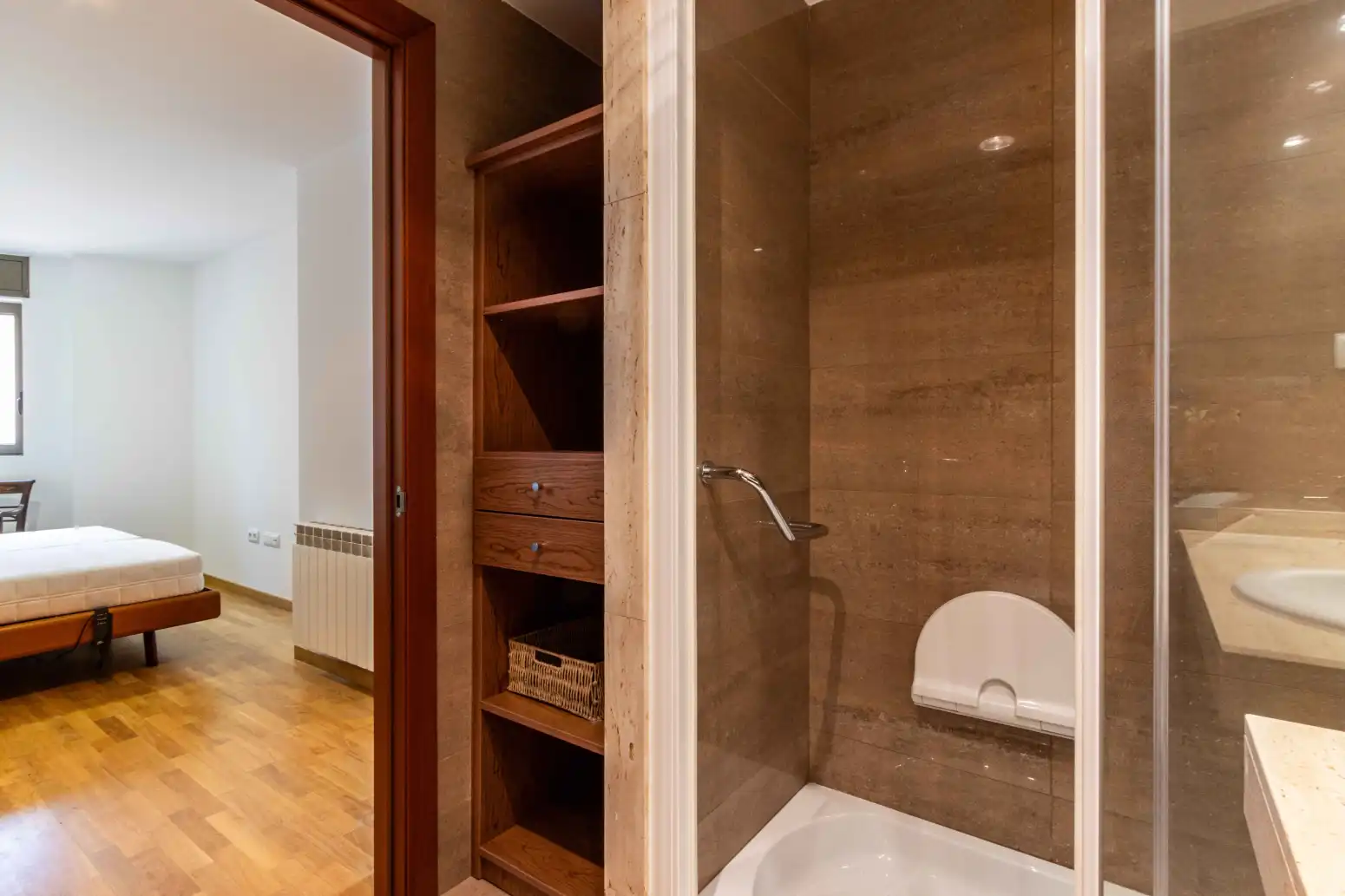 Bany de Pis en venda en Terrassa amb Aire condicionat, Calefacció i Parquet