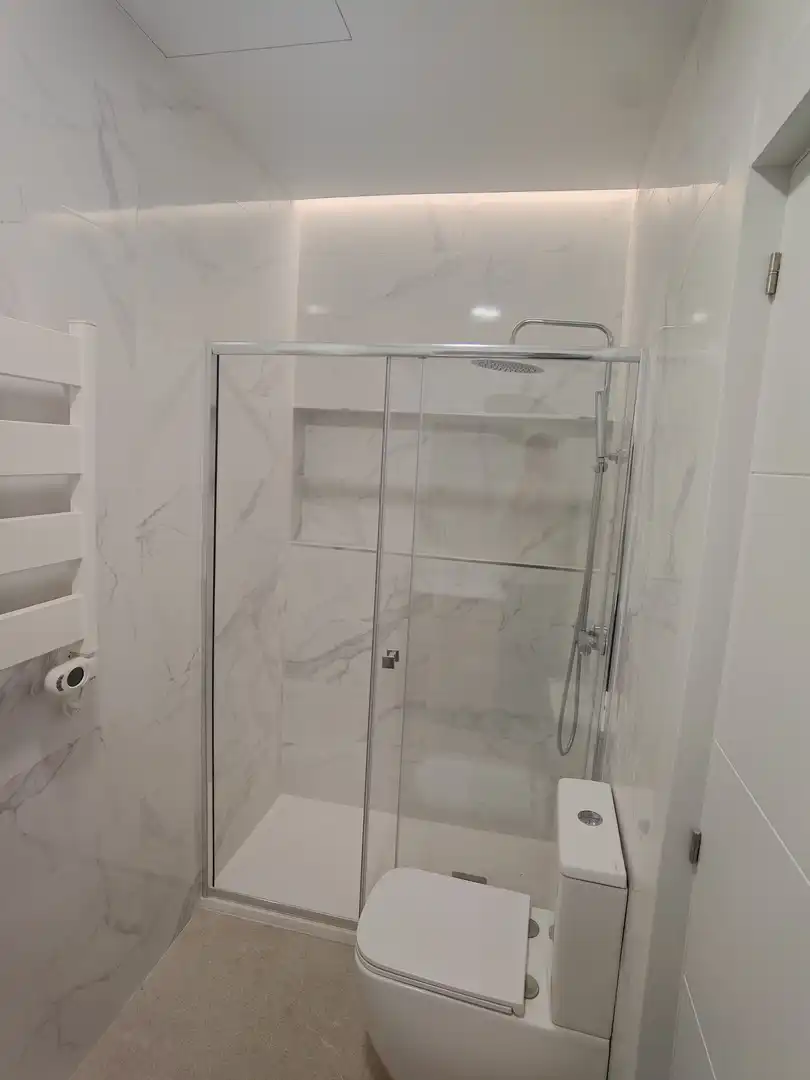 Baño de Piso de alquiler en Madrid con Amueblado y Se aceptan mascotas