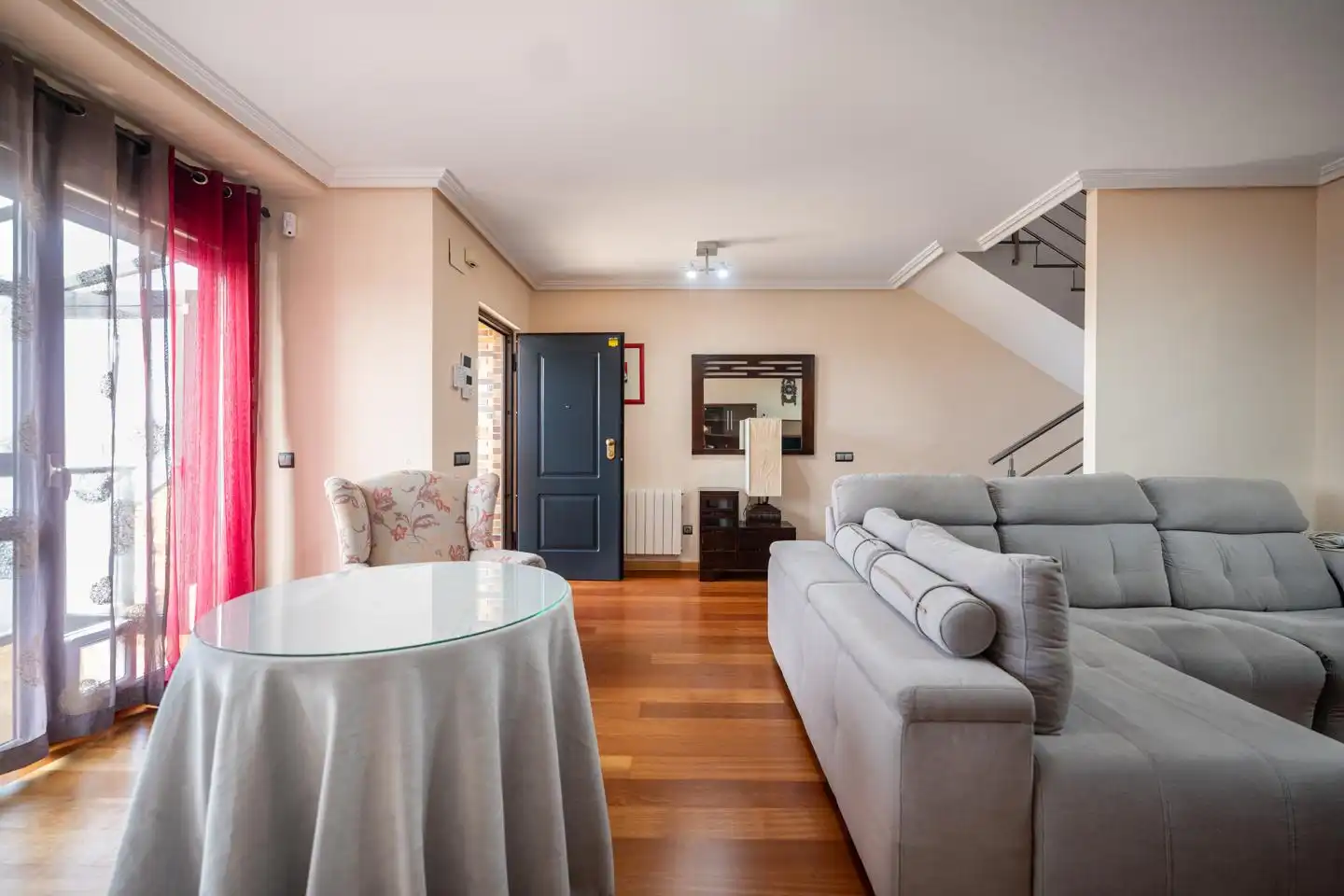 Sala de estar de Casa adosada en venta en Ávila con Calefacción, Jardín privado y Terraza