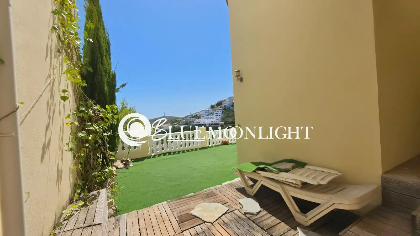 Vista exterior de Dúplex en venta en Peñíscola / Peníscola con Aire acondicionado, Calefacción y Jardín privado