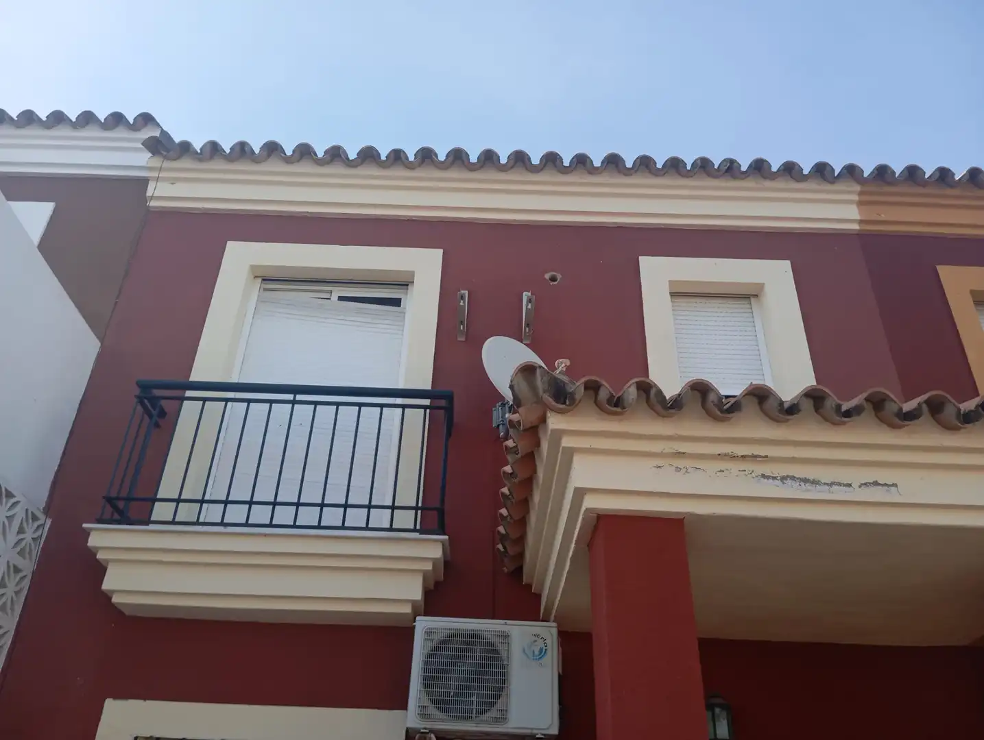 Exterior view of Detached homes for rent in Pilas  with Air Conditioner, Terrace and Washing machine