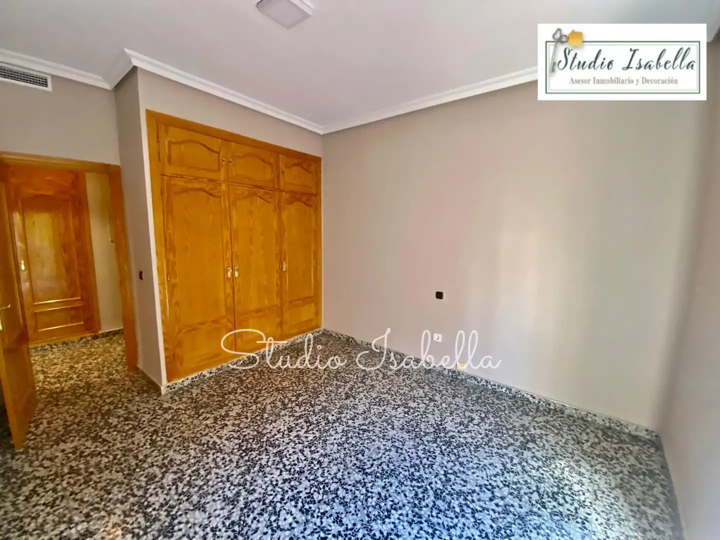 Habitación de Piso de alquiler en Toledo con Aire acondicionado, Calefacción y Amueblado