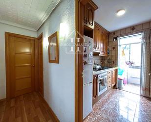 Kitchen of Flat for sale in  Madrid Capital  with Heating, Parquet flooring and Oven