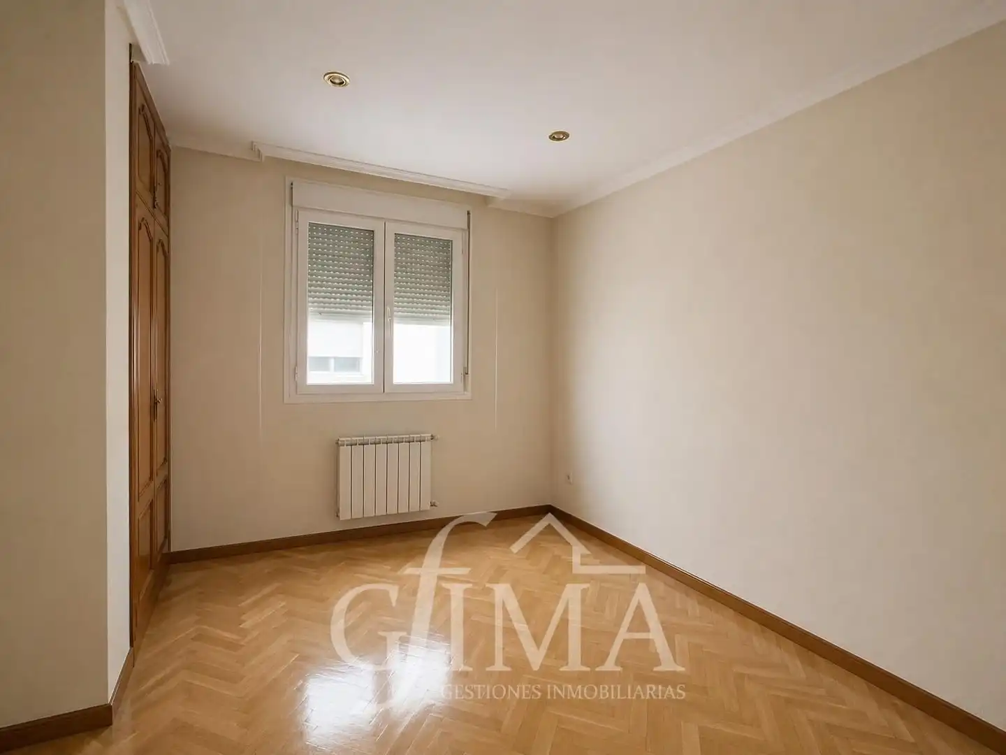 Bedroom of Flat for sale in Tomelloso  with Air Conditioner, Heating and Parquet flooring