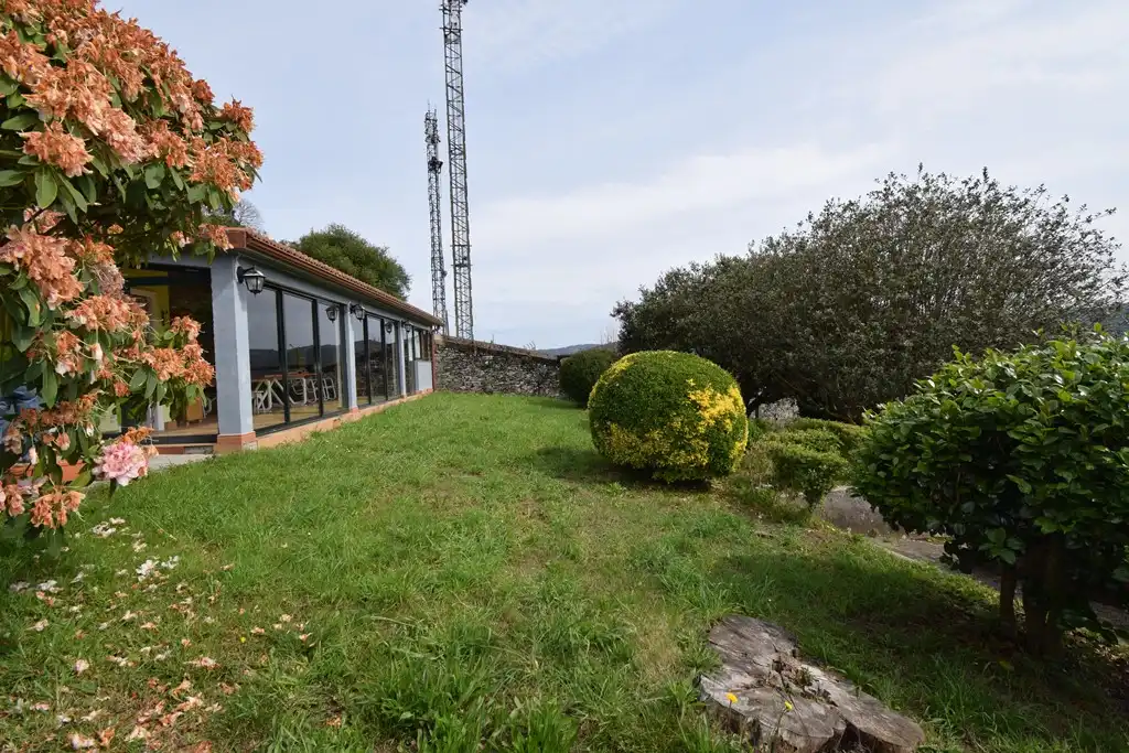 Vista exterior de Casa adosada en venta en Pontedeume con Calefacción y Jardín privado