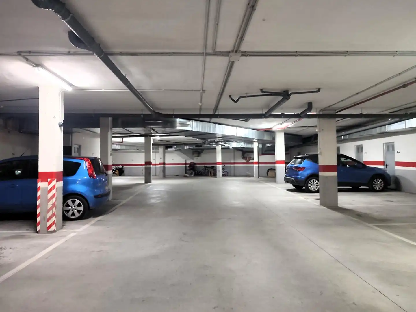 Parking of Flat for sale in Sax  with Storage room and Community pool
