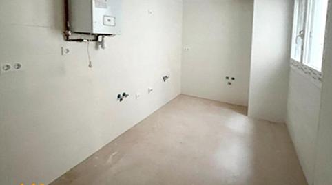 Photo 2 of Flat for sale in Calle Calle de Oxford, Universidad - Las Huelgas, Burgos