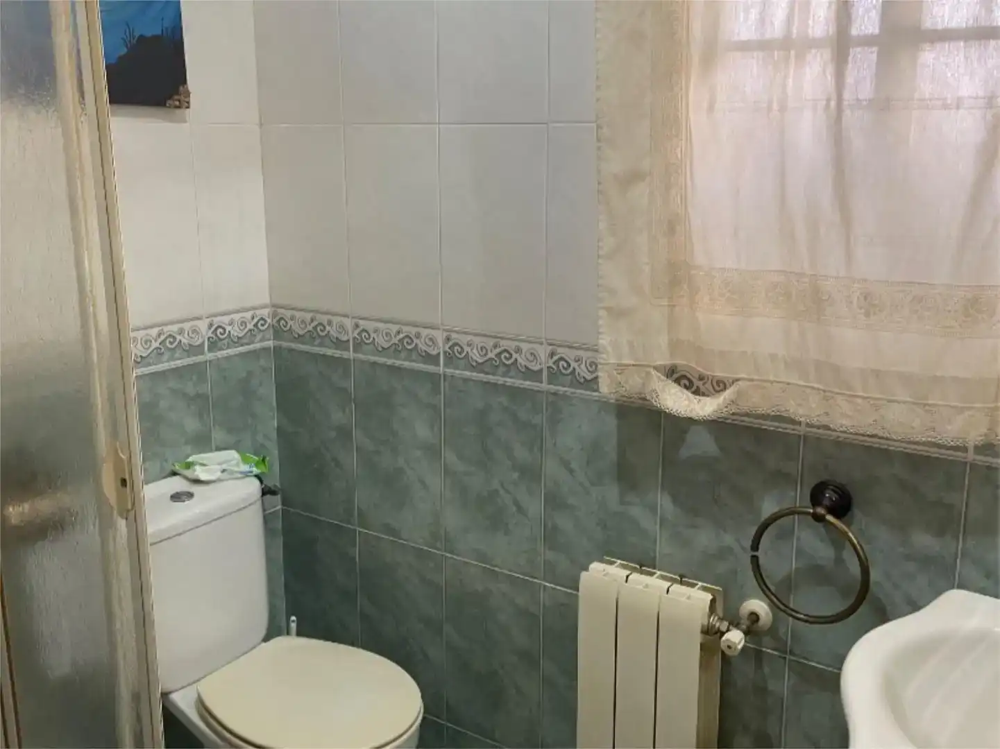 Bany de Casa adosada en venda en Navalmoral de la Mata amb Aire condicionat i Balcó