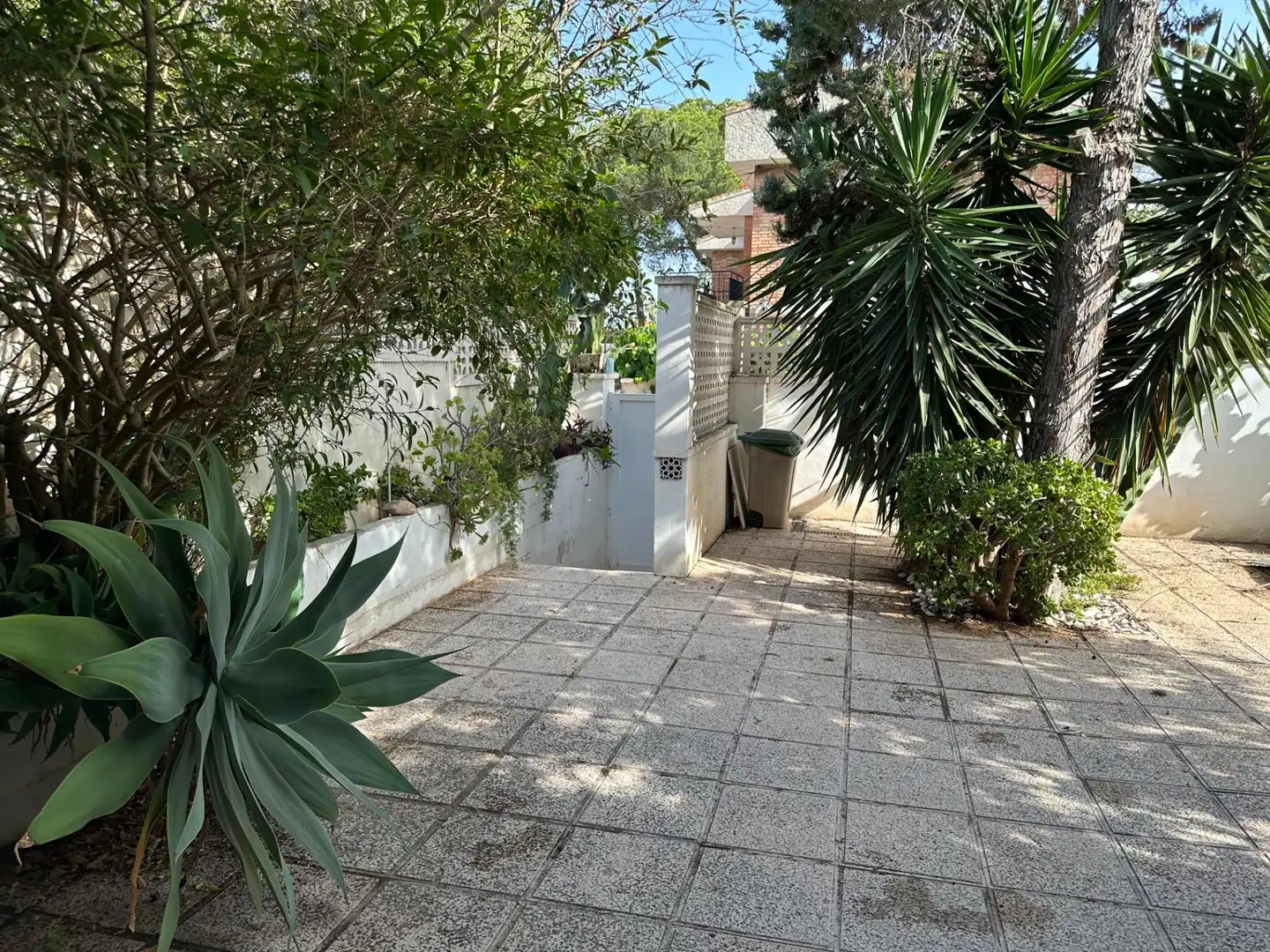 Vista exterior de Casa adosada en venta en Pilar de la Horadada con Calefacción, Jardín privado y Trastero