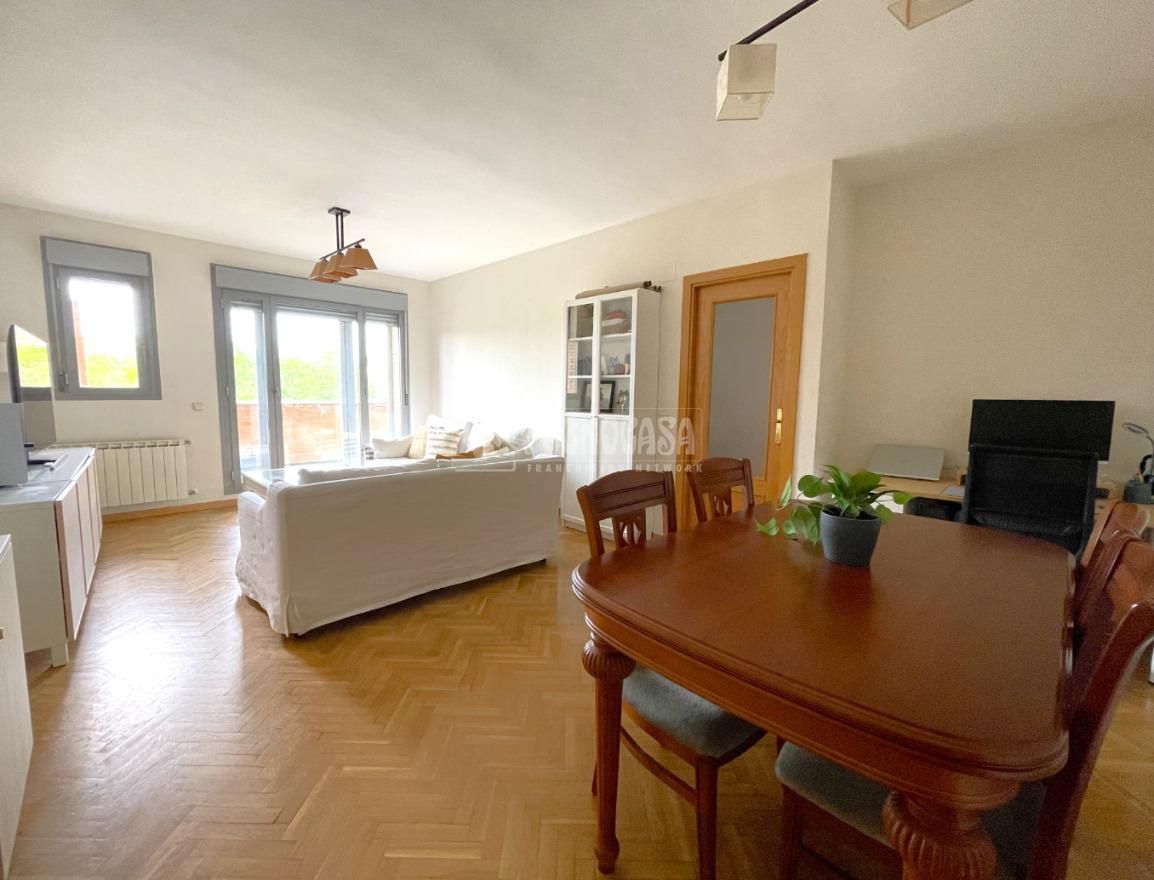 Sala d'estar de Pis en venda en  Madrid Capital amb Calefacció, Terrassa i Traster