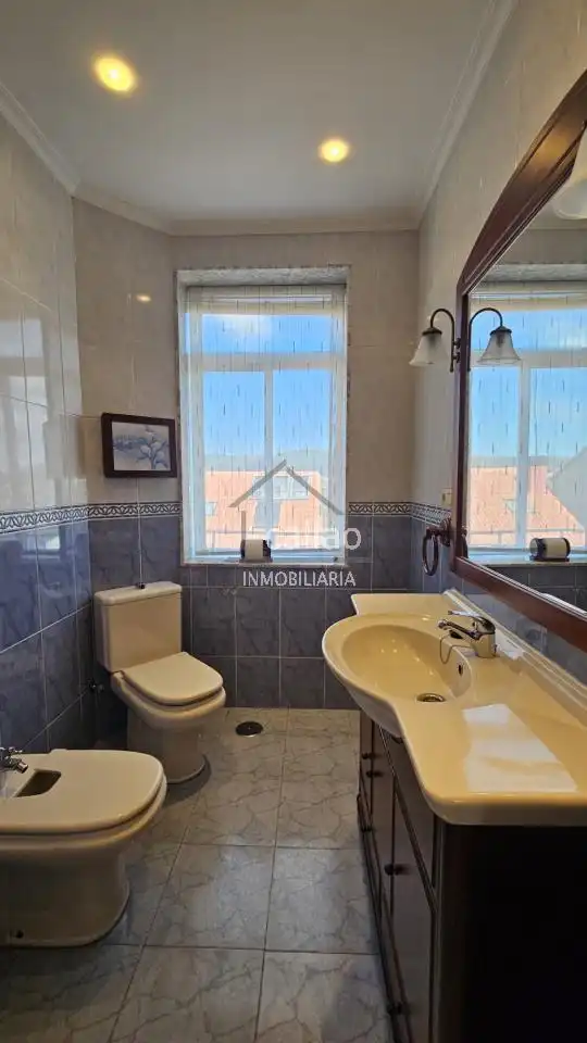 Baño de Piso de alquiler en Ferrol con Calefacción y Amueblado