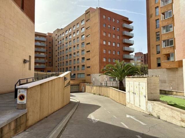 Garaje en Alquiler en Carrer Doctor Mallafré Guasch en Nou Eixample Nord
