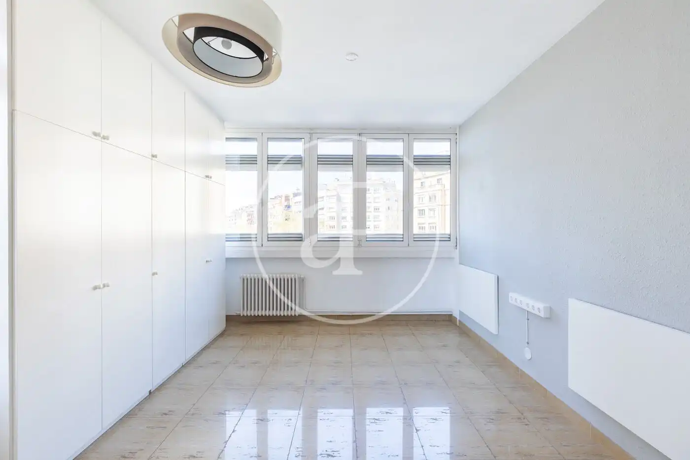 Schlafzimmer von Wohnung zum Verkauf in Barcelona mit Heizung und Privatgarten