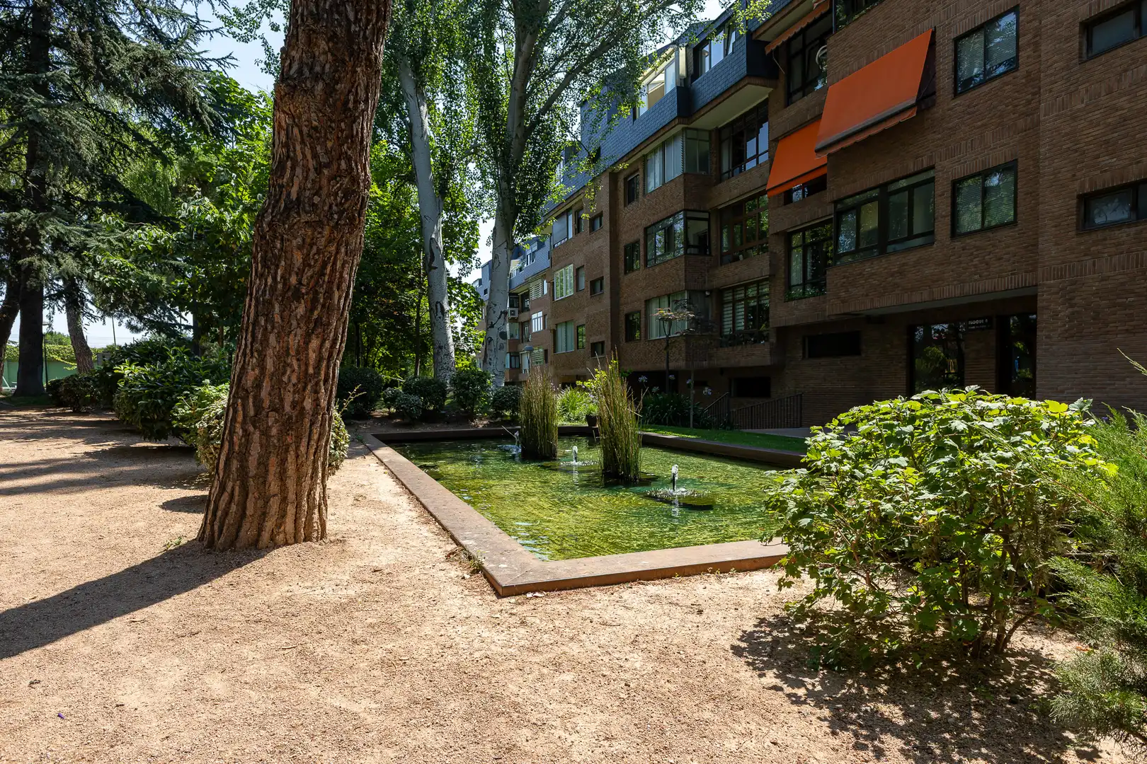 Vista exterior de Ático en venta en Las Rozas de Madrid con Aire acondicionado, Calefacción y Terraza