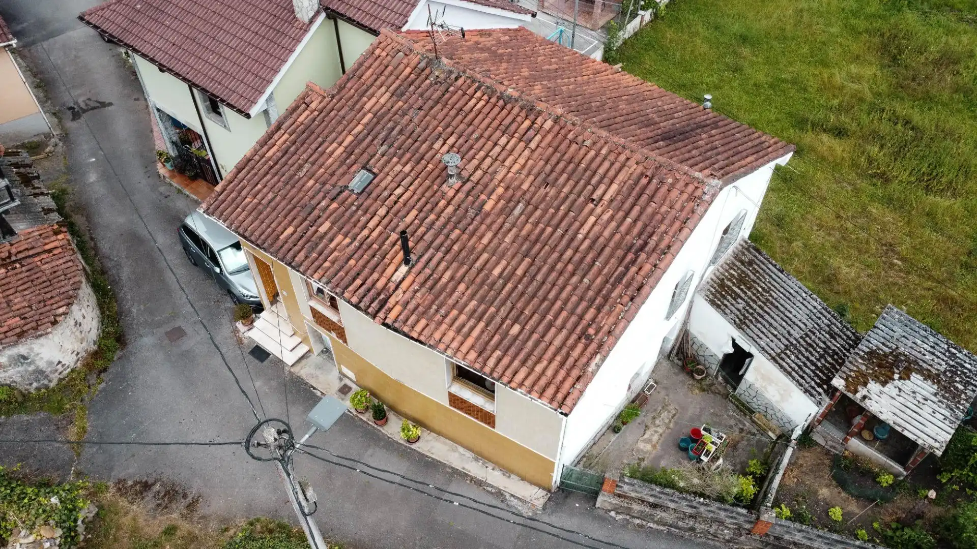 Vista exterior de Casa o xalet en venda en Oviedo  amb Calefacció, Jardí privat i Terrassa