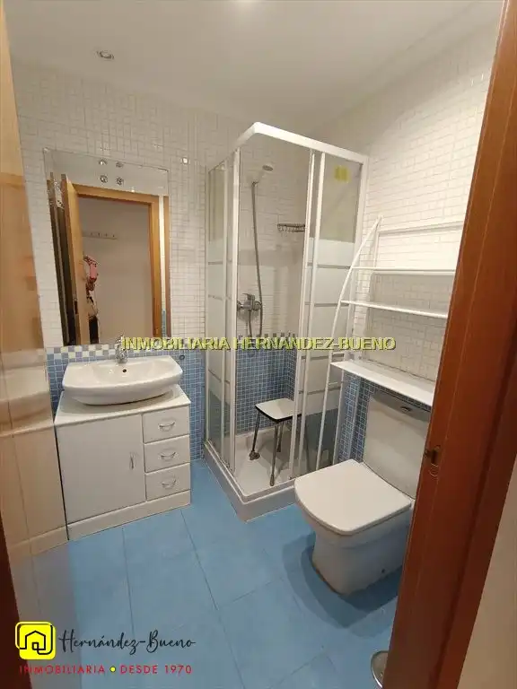 Baño de Piso de alquiler en Salamanca con Calefacción y Amueblado