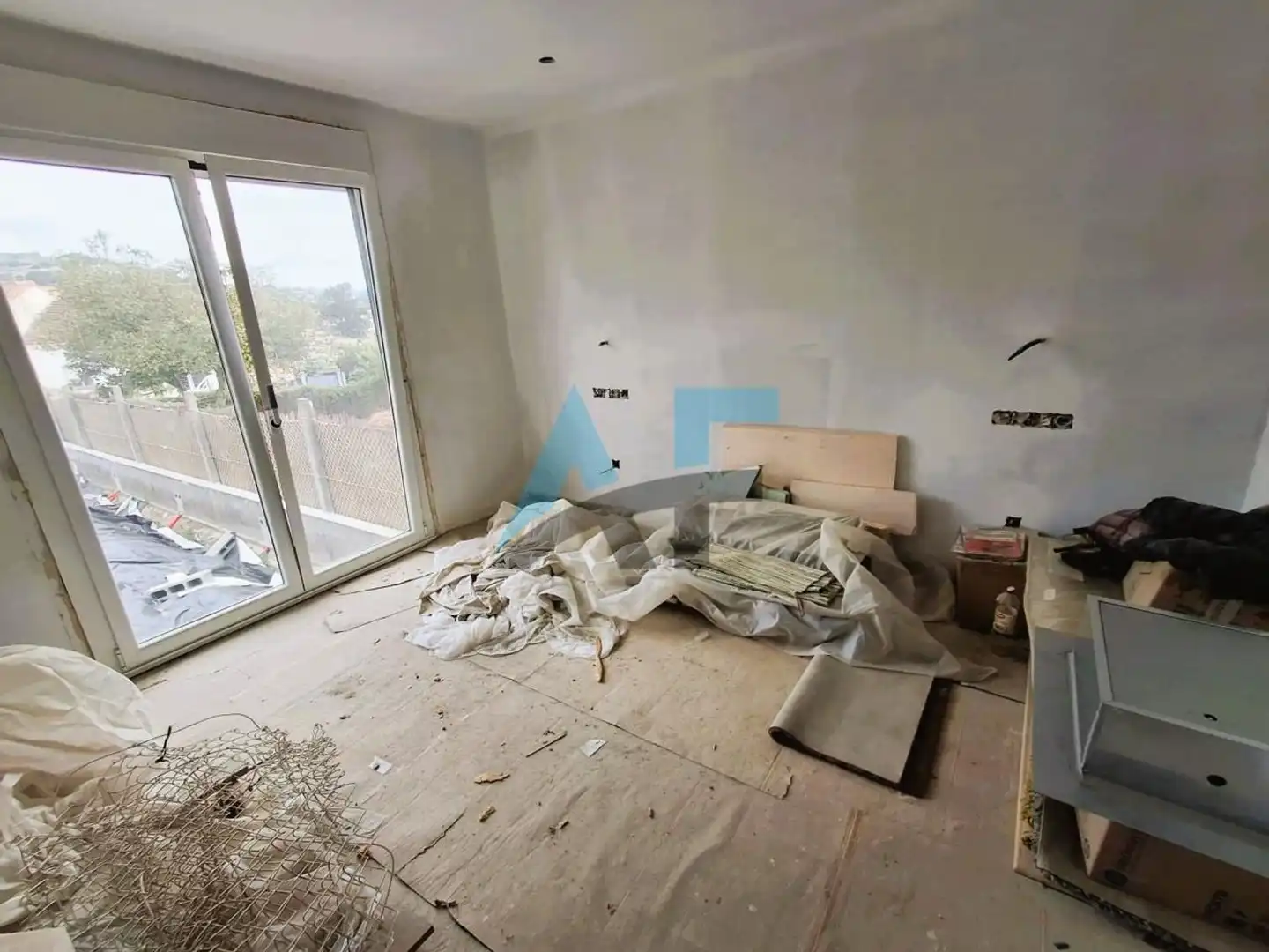 Dormitori de Casa o xalet en venda en Ourense Capital  amb Jardí privat, Terrassa i Traster