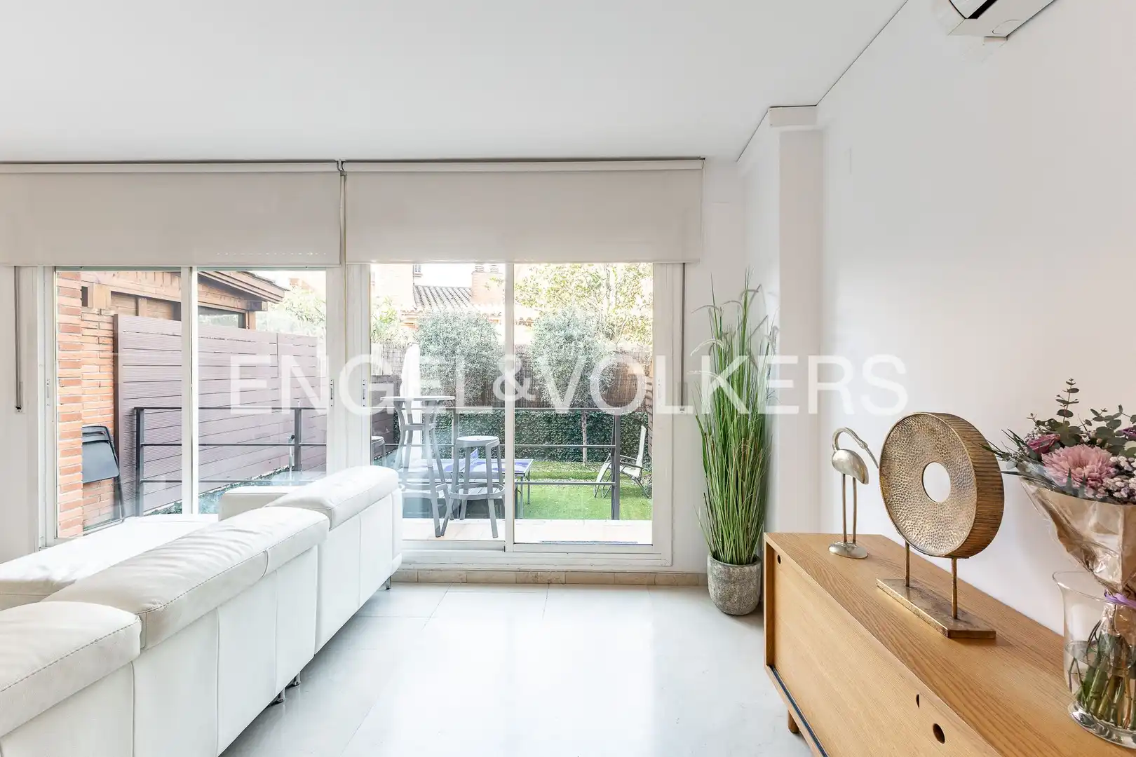 Exterior view of Houses for sale in Sant Cugat del Vallès  with Heating and Private garden