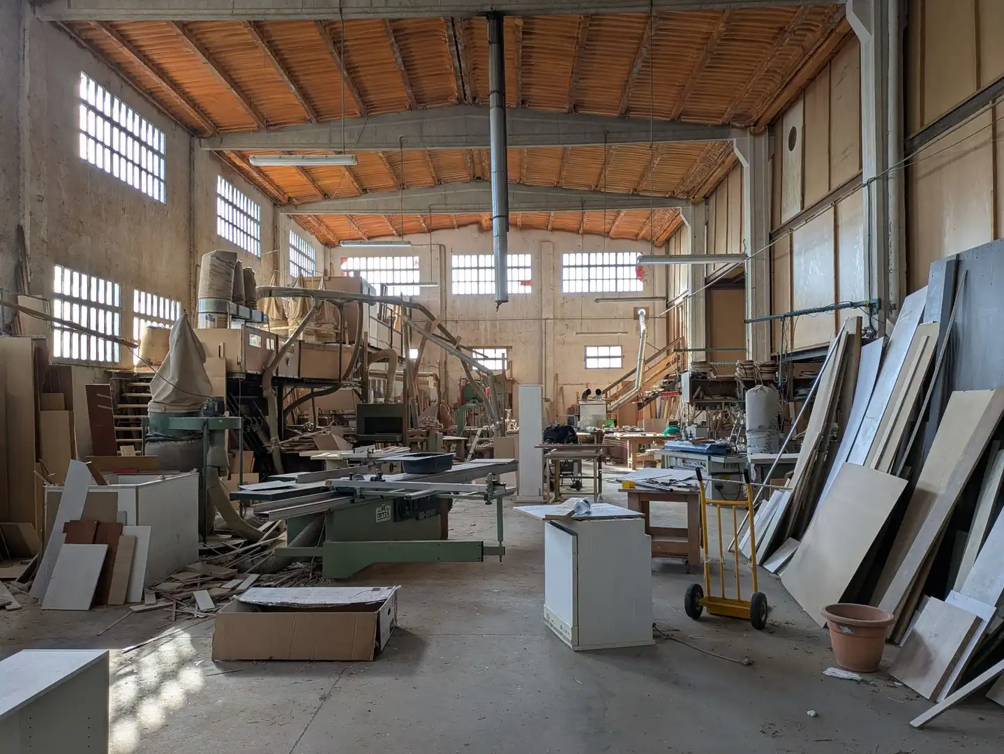 Nau industrial en venda en Barbastro