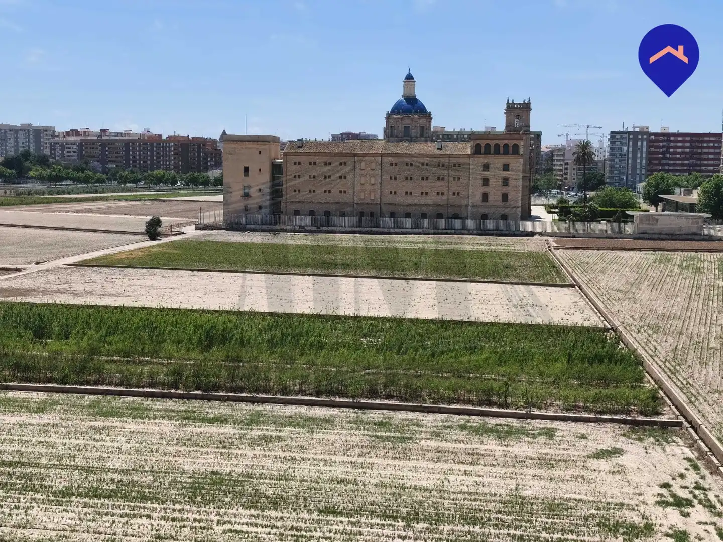 Piso en venta en Valencia con Calefacción, Terraza y Alarma