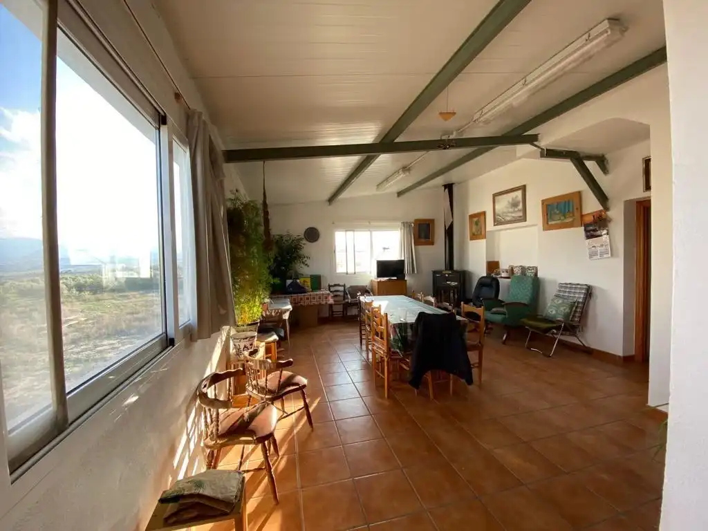 Sala d'estar de Finca rústica en venda en Alcóntar amb Jardí privat, Traster i Balcó