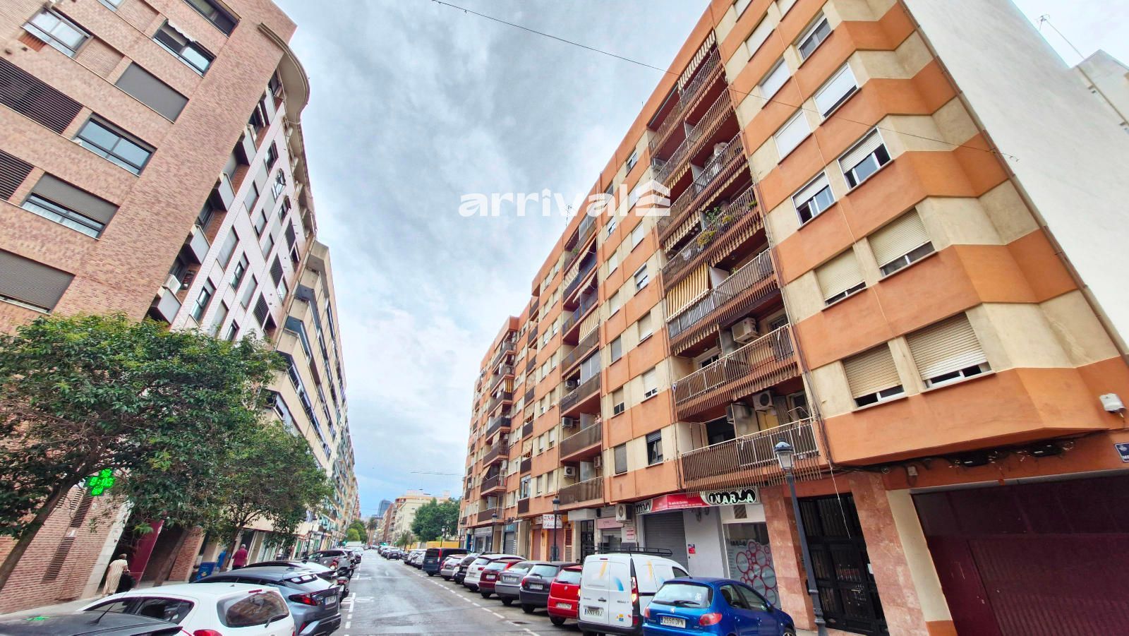Vista exterior de Pis en venda en  Valencia Capital amb Aire condicionat, Terrassa i Balcó