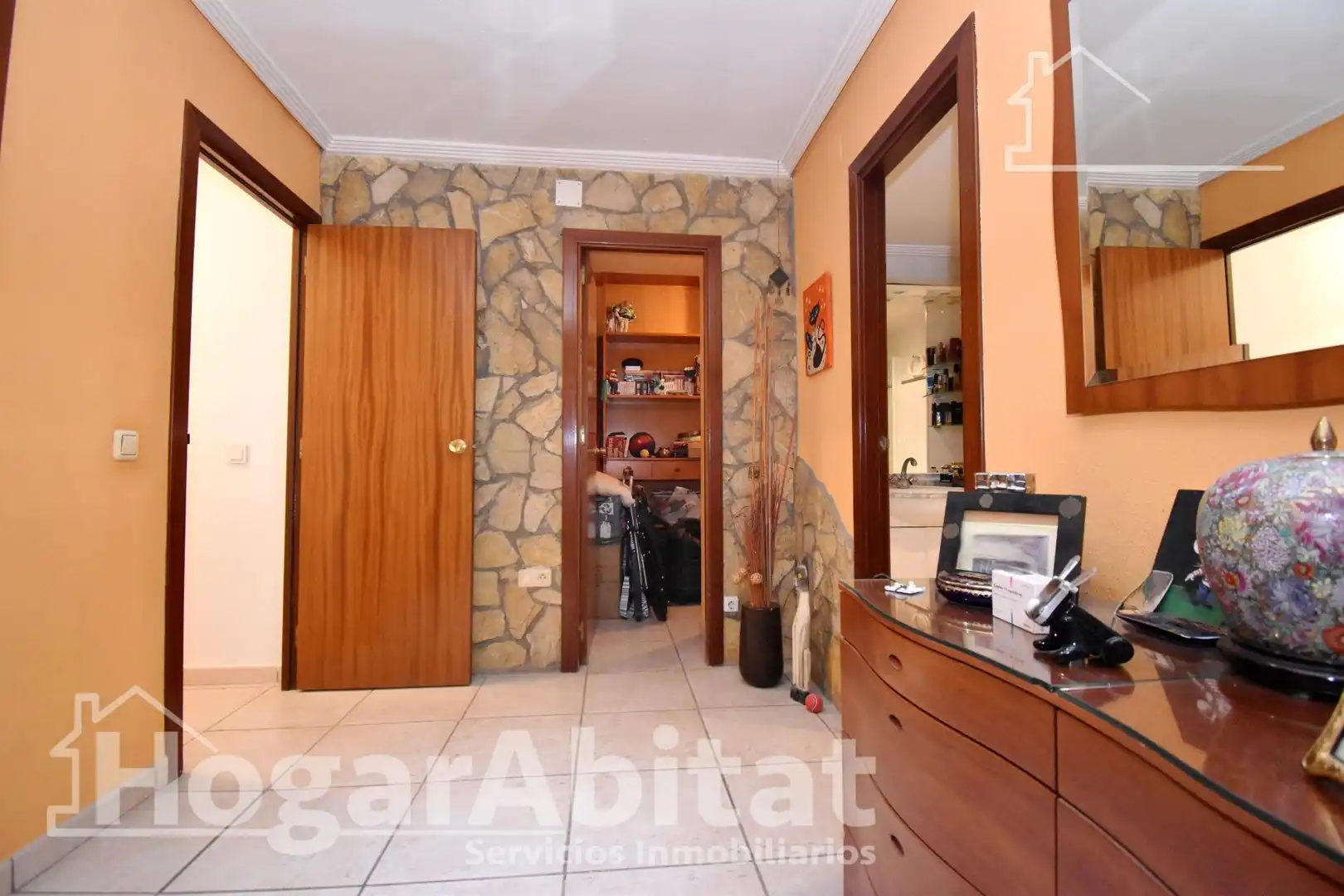 Vista exterior de Piso en venta en Castellón de la Plana / Castelló de la Plana con Calefacción