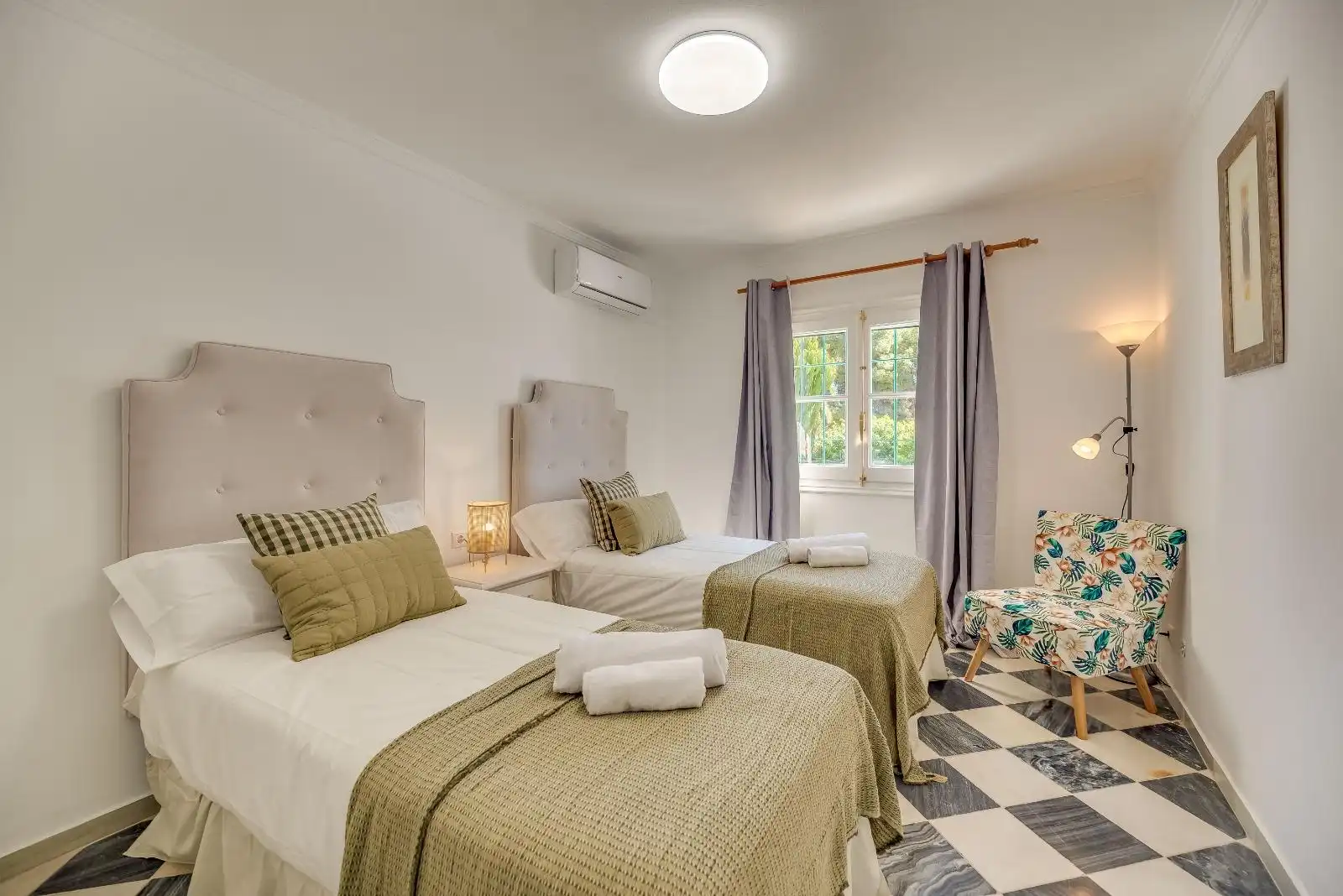 Habitación de Casa o chalet en venta en Marbella con Aire acondicionado, Calefacción y Jardín privado