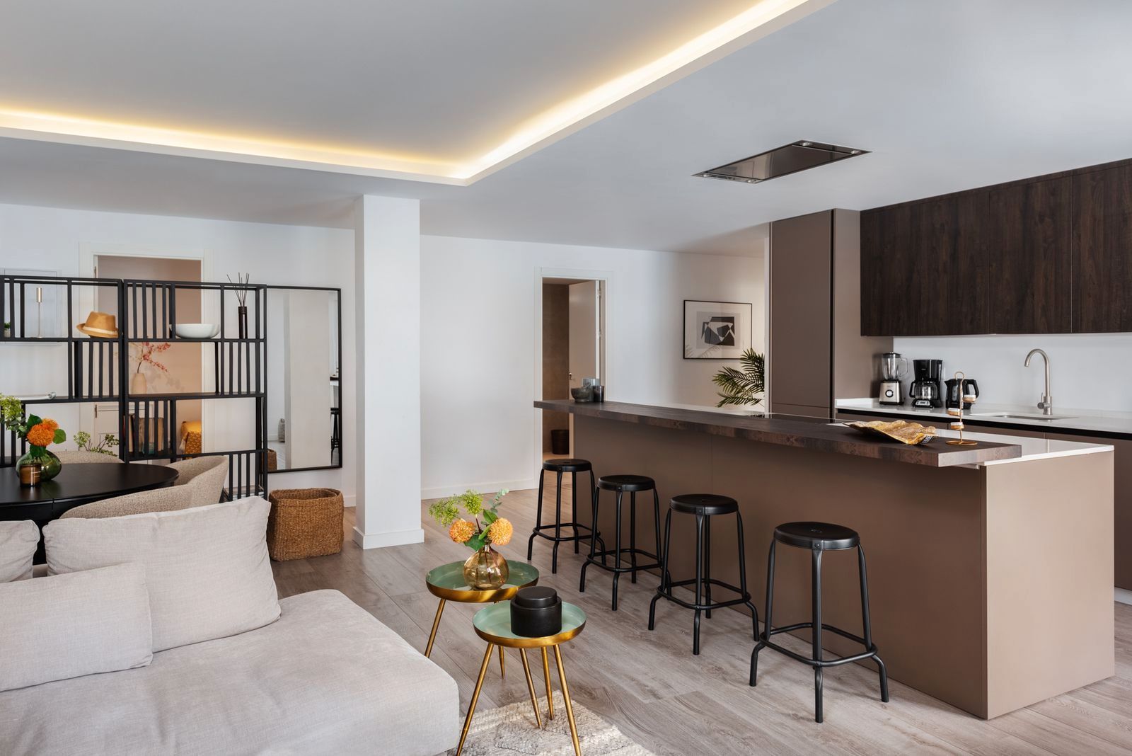 Living room of Apartment for sale in Marbella  with Air Conditioner, Terrace and Furnished
