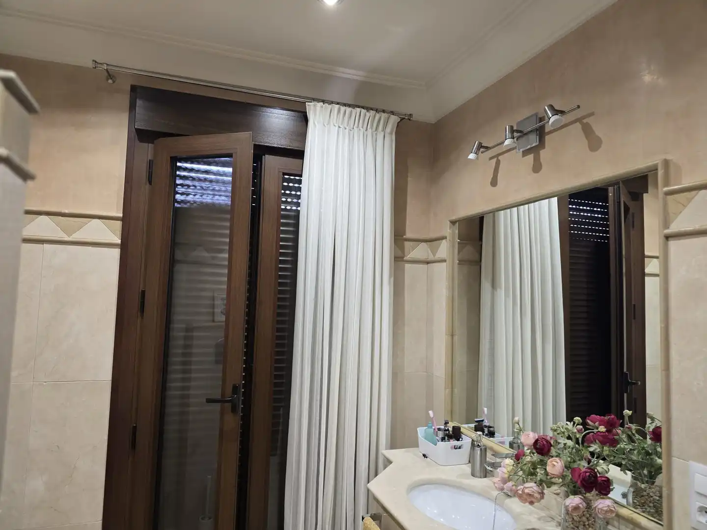 Baño de Casa o chalet en venta en Villanueva del Ariscal con Aire acondicionado, Jardín privado y Terraza