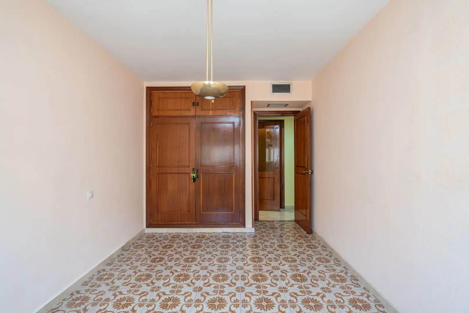 Flat for sale in Marbella  with Air Conditioner, Terrace and Community pool