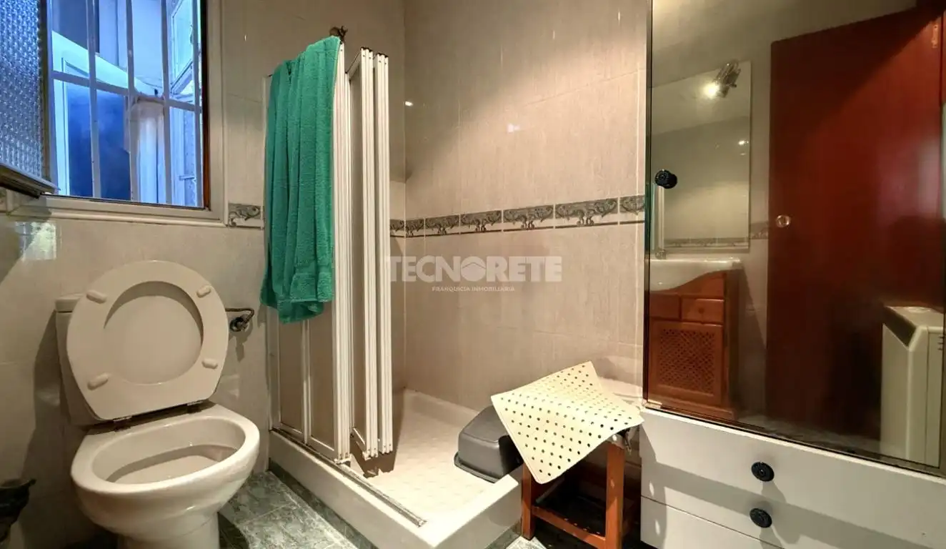 Baño de Piso en venta en Guadalajara con Calefacción y Balcón
