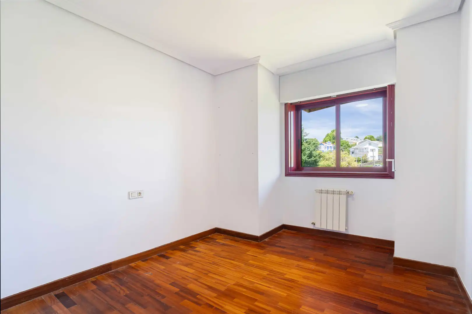 Habitación de Dúplex en venta en Oleiros con Calefacción, Trastero y Piscina