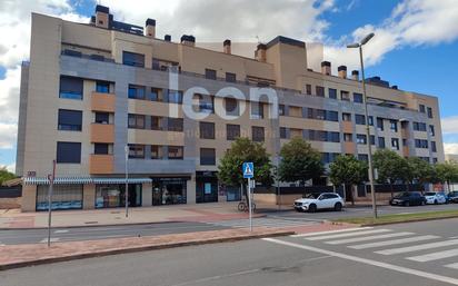 Vista exterior de Pis en venda en  Logroño amb Aire condicionat, Terrassa i Balcó