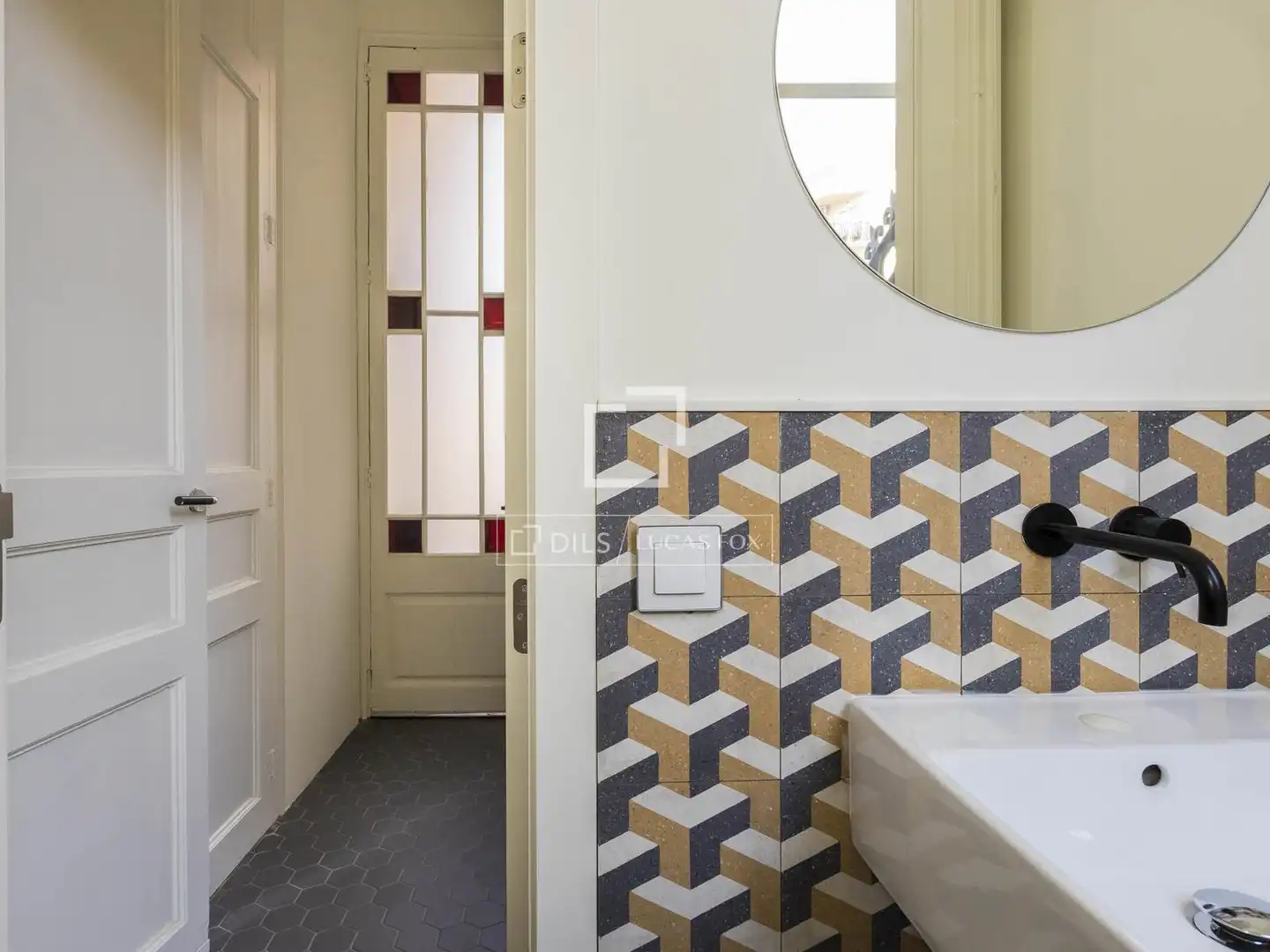 Bathroom of Flat for rent in Barcelona  with Air Conditioner, Furnished and Balcony