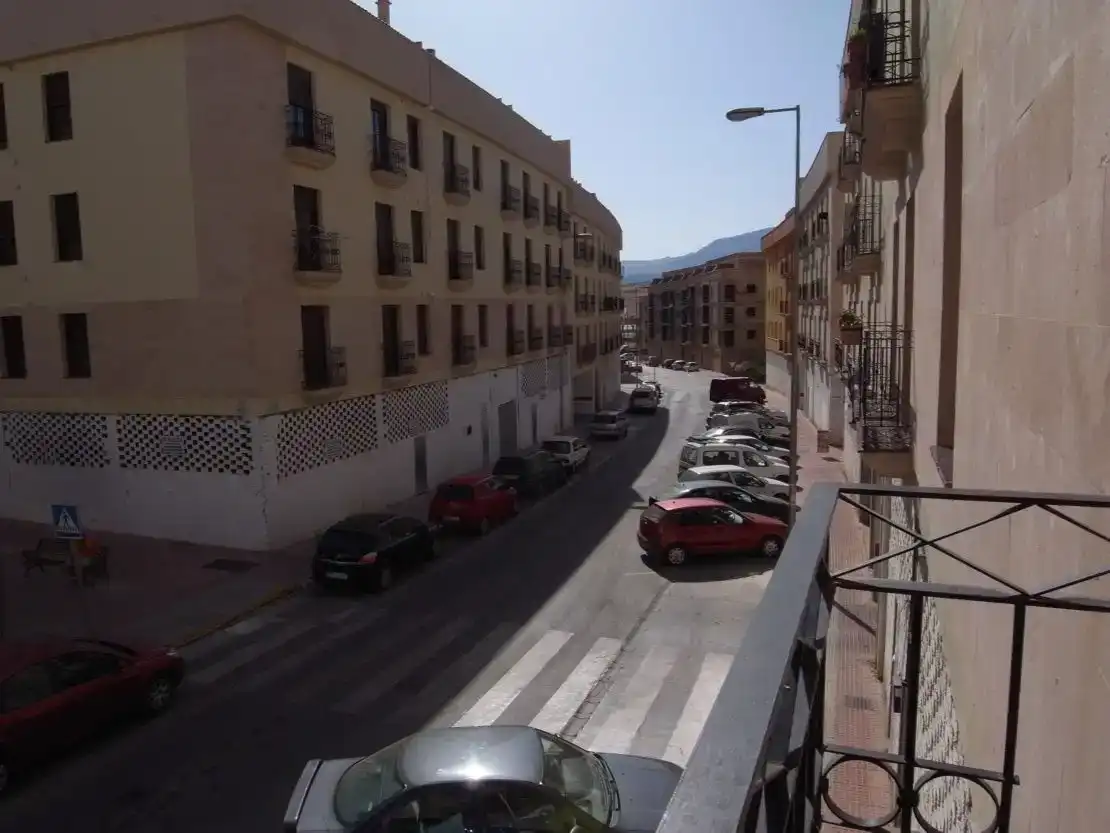 Vista exterior de Pis en venda en Ronda amb Balcó