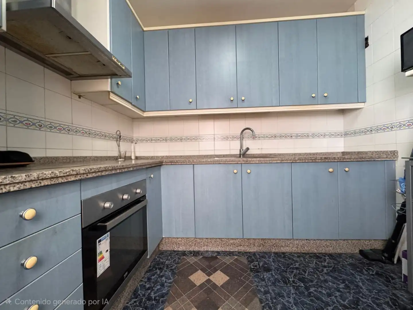 Cuina de Casa adosada en venda en Sanlúcar la Mayor amb Terrassa i Piscina comunitària
