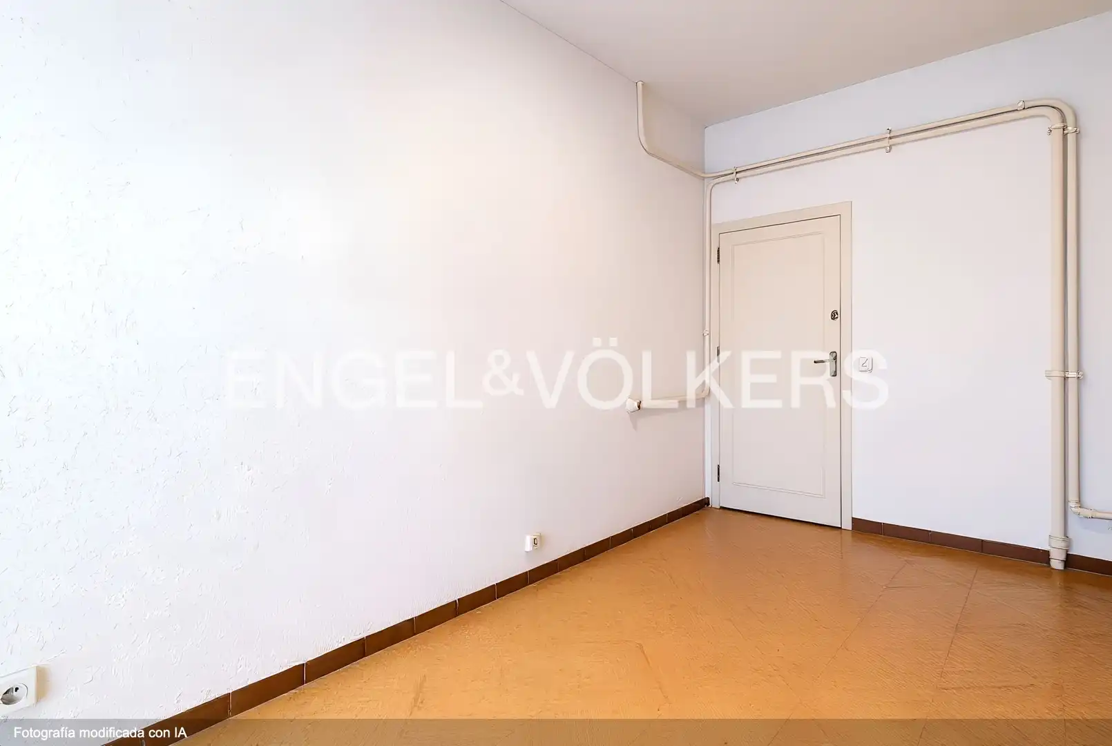 Wohnung zum Verkauf in Barcelona mit Klimaanlage, Heizung und Terrasse