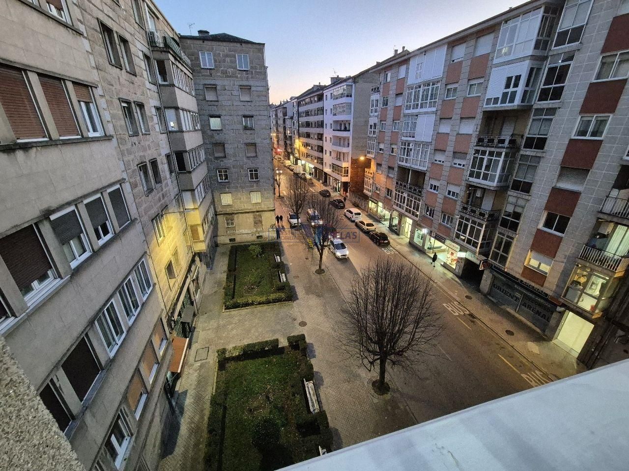 Vista exterior de Piso en venta en Ourense Capital  con Calefacción y Amueblado