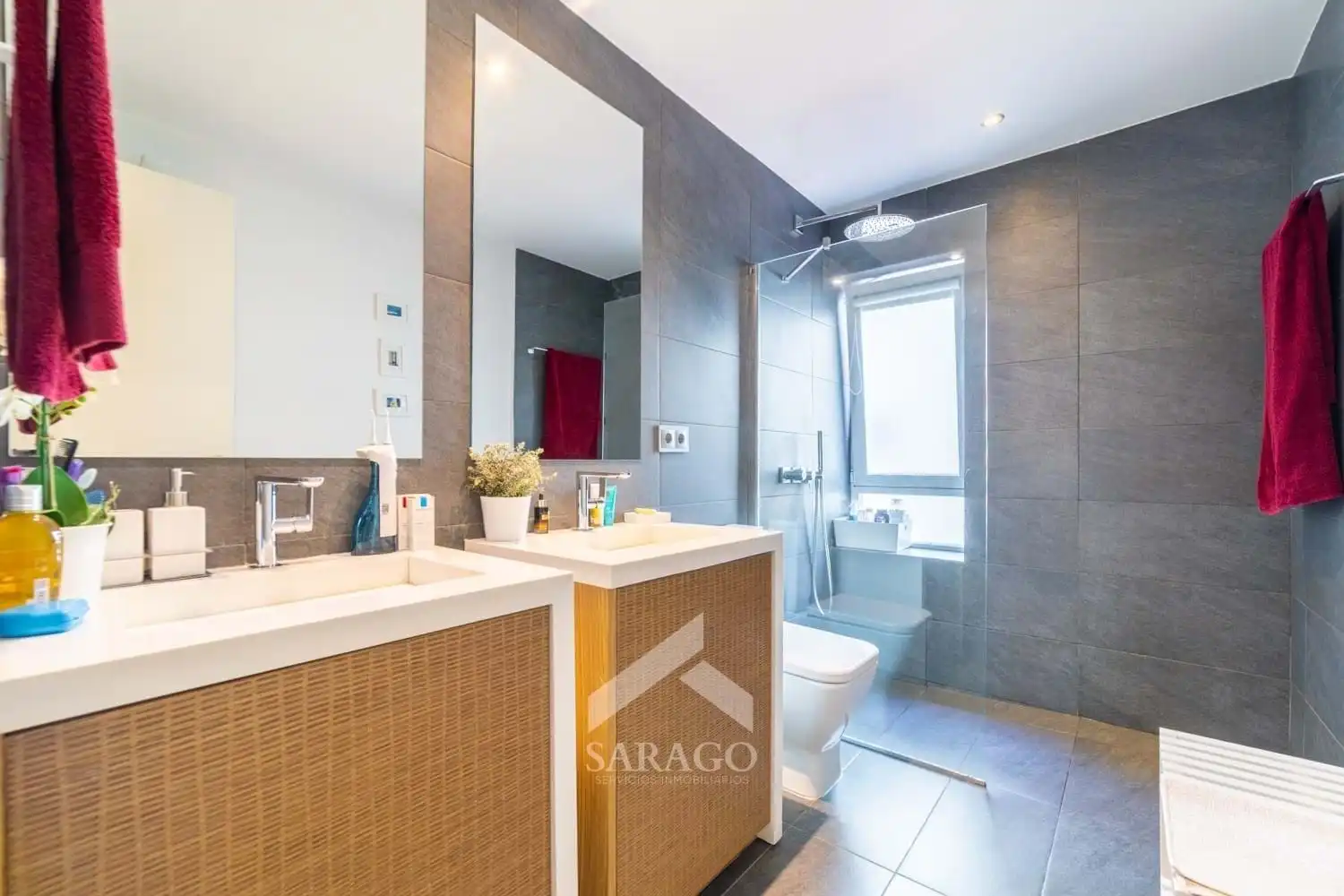 Baño de Piso en venta en Madrid con Calefacción, Trastero y Piscina