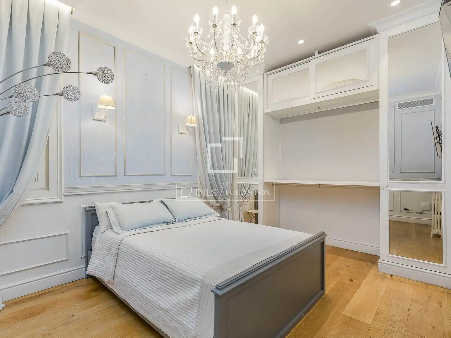 Bedroom of Attic for sale in Barcelona  with Air Conditioner, Heating and Parquet flooring
